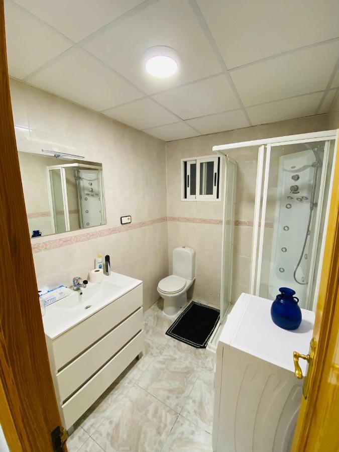 Alex Apartments Benidorm Bagian luar foto